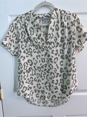Mary Square Taupe Leopard Print V-Neck Short Sleeve Blouse